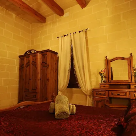 Ad Hoc Bed & Breakfast