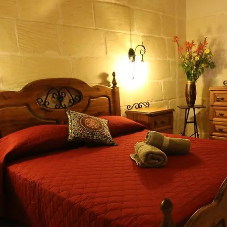 Ad Hoc Bed & Breakfast 3*