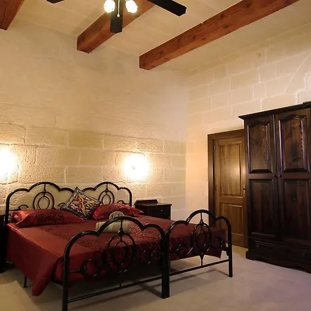 Ad Hoc Bed & Breakfast
