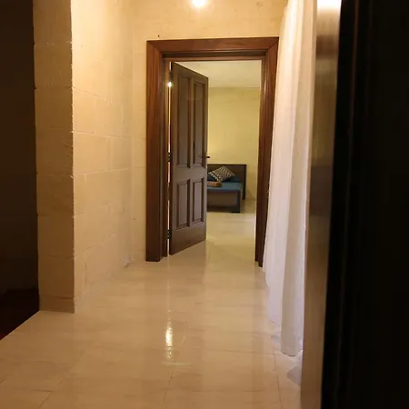 Ad Hoc Bed & Breakfast 3*